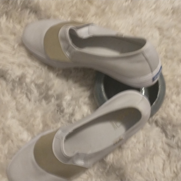 Keds woman's size 9.5 ortholite slip-on sneakers with gold band -NWOT - Picture 3 of 16